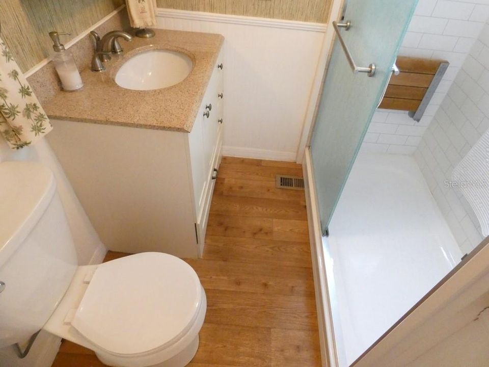 For Sale: $115,000 (2 beds, 2 baths, 792 Square Feet)