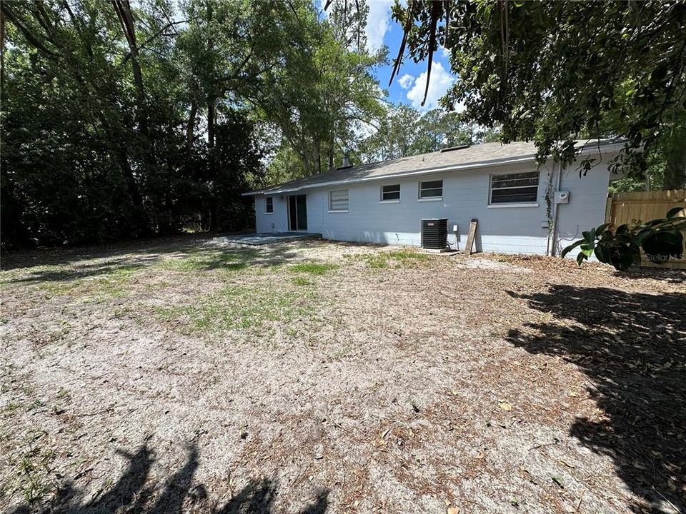Activo con contrato: $229,900 (3 camas, 2 baños, 1330 Pies cuadrados)