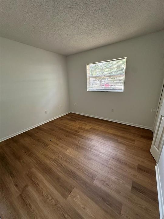 Activo con contrato: $229,900 (3 camas, 2 baños, 1330 Pies cuadrados)