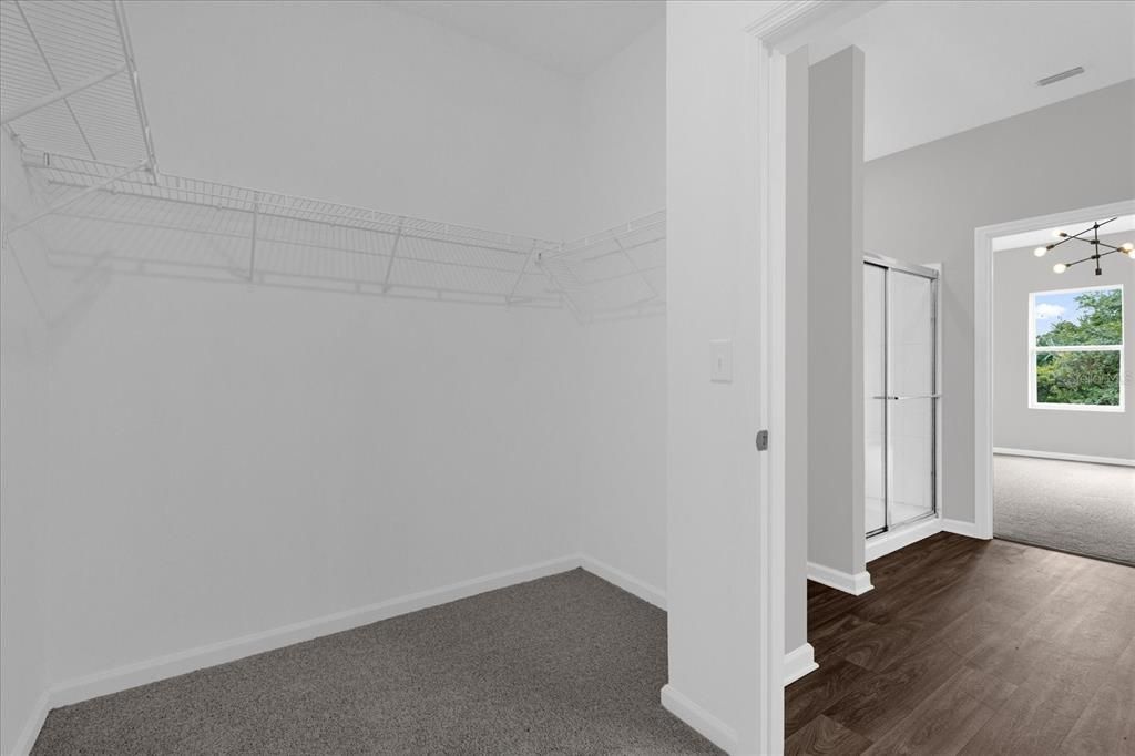 Activo con contrato: $330,000 (4 camas, 2 baños, 1929 Pies cuadrados)