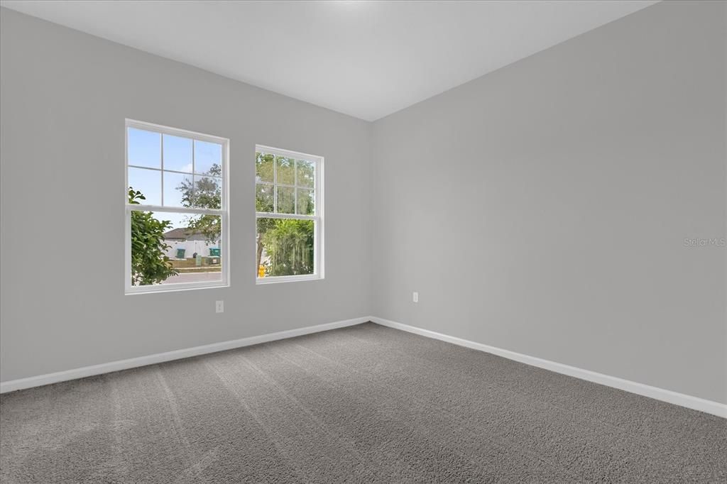 Activo con contrato: $330,000 (4 camas, 2 baños, 1929 Pies cuadrados)