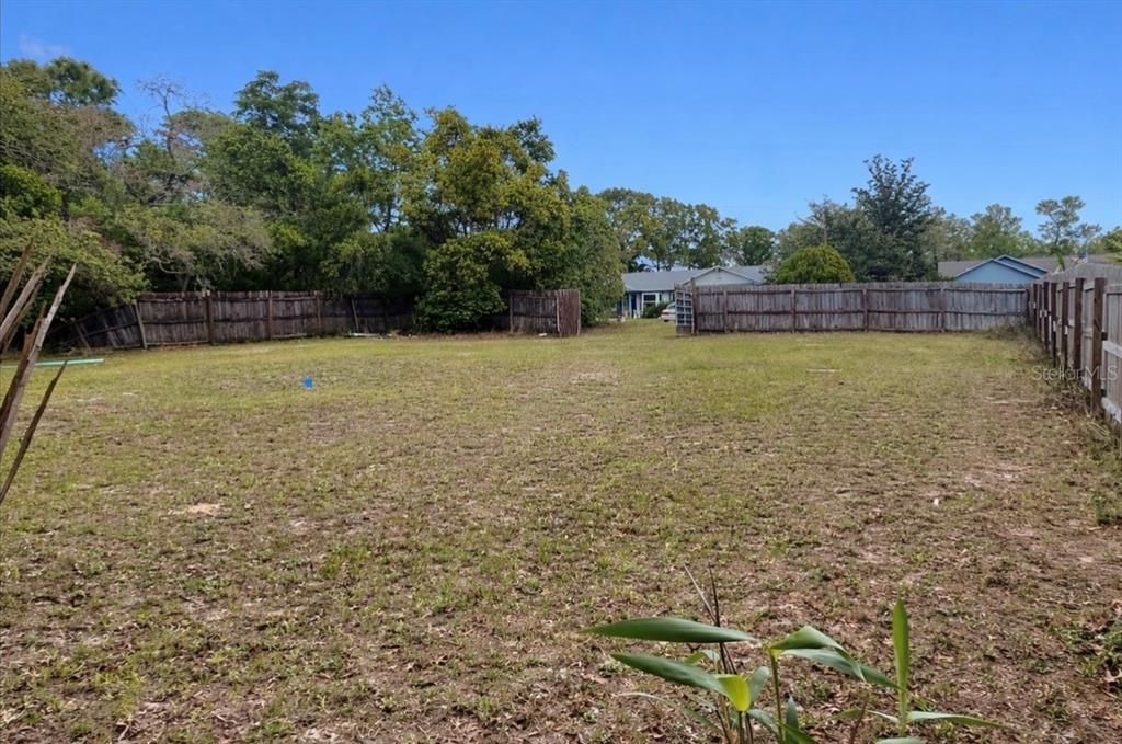Activo con contrato: $72,000 (0.28 acres)