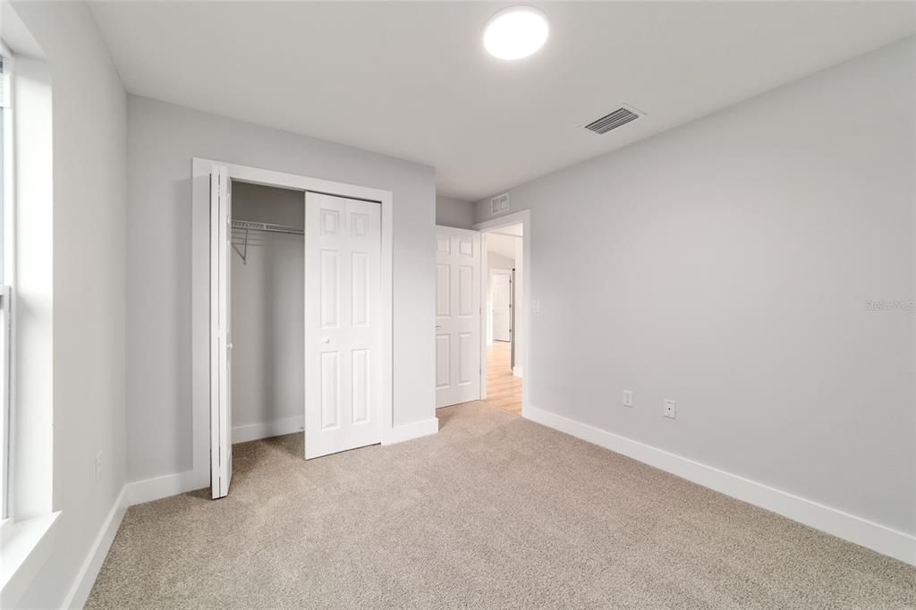 Active With Contract: $215,900 (3 beds, 2 baths, 1087 Square Feet)