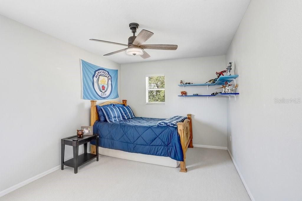 Activo con contrato: $525,000 (4 camas, 3 baños, 3563 Pies cuadrados)