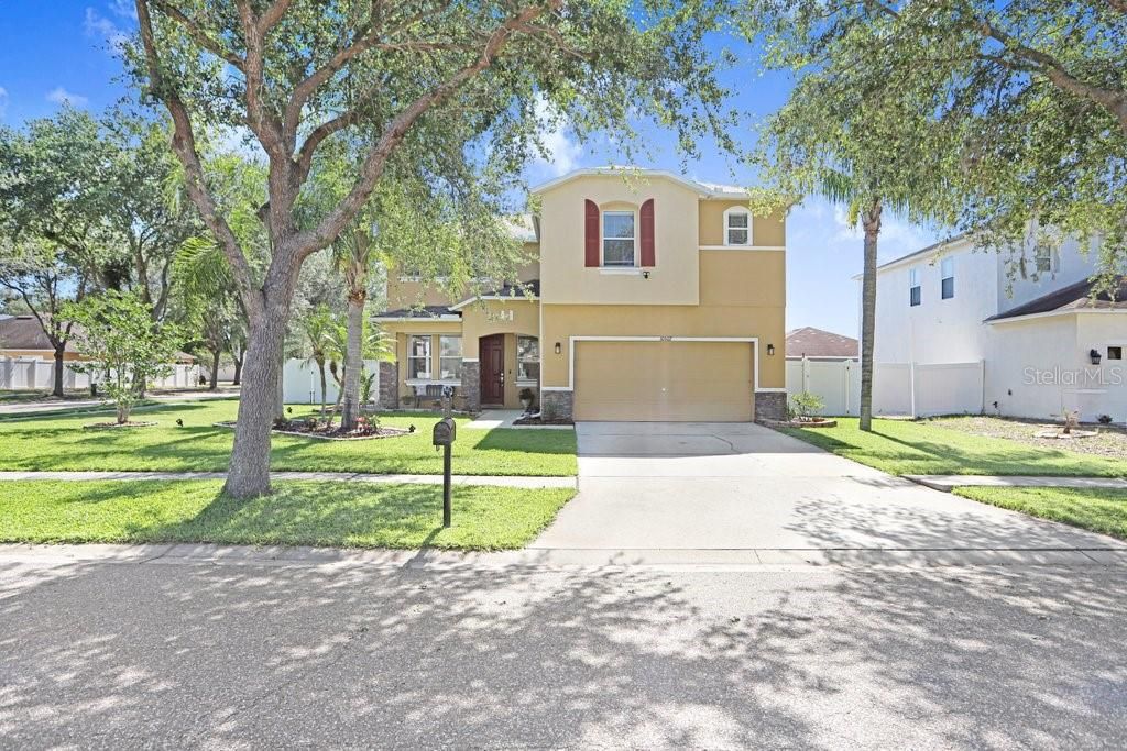 Activo con contrato: $525,000 (4 camas, 3 baños, 3563 Pies cuadrados)