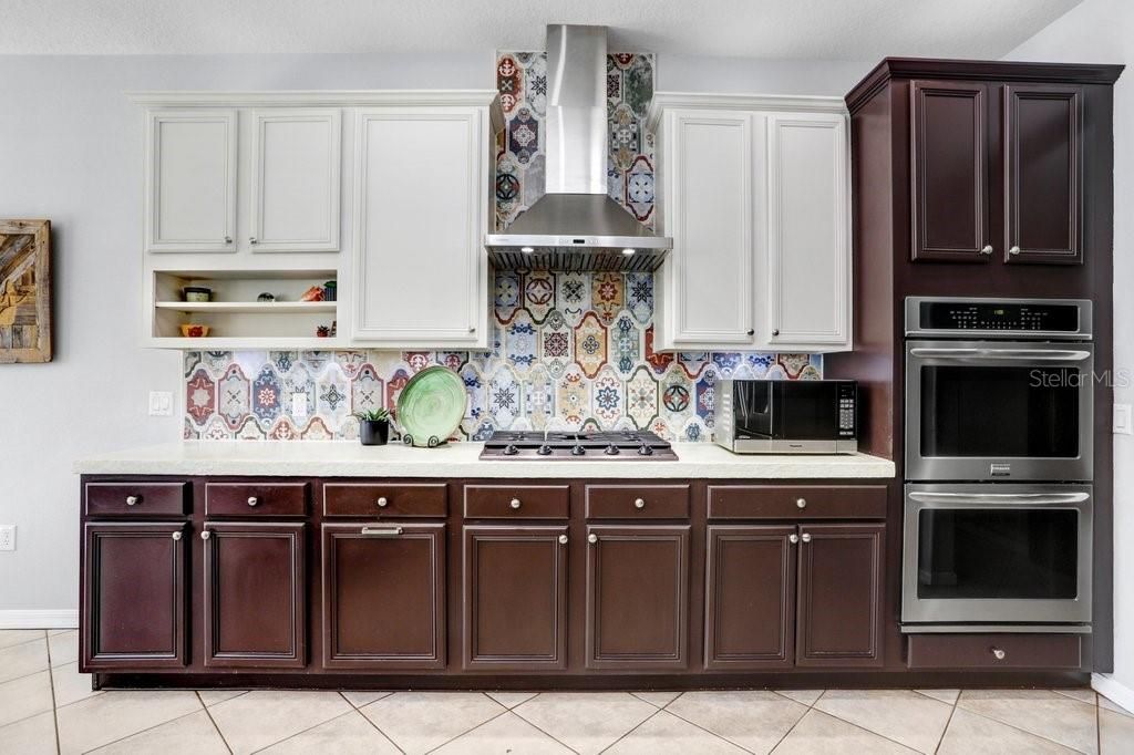 Activo con contrato: $525,000 (4 camas, 3 baños, 3563 Pies cuadrados)