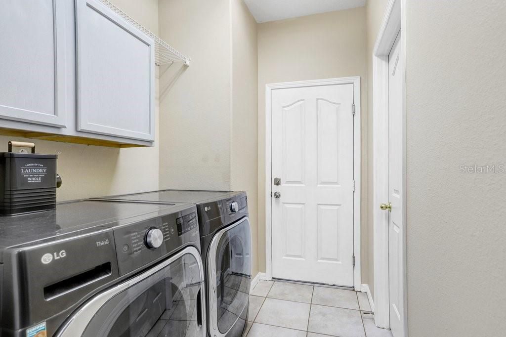 Activo con contrato: $525,000 (4 camas, 3 baños, 3563 Pies cuadrados)