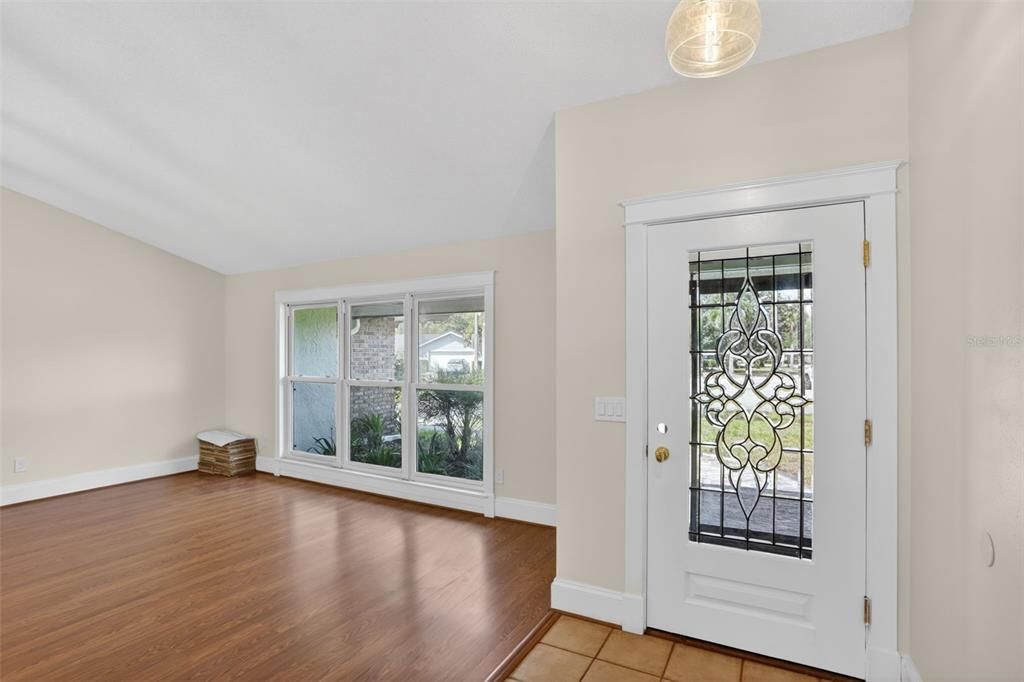 Activo con contrato: $439,995 (4 camas, 2 baños, 1808 Pies cuadrados)