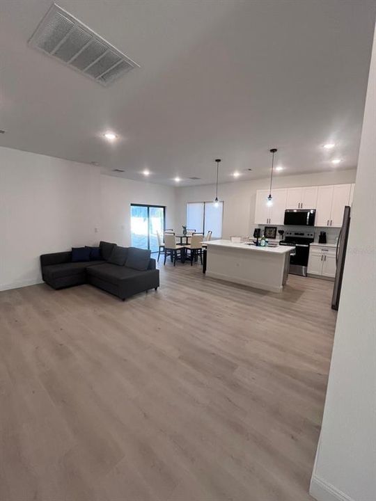 En Renta: $2,300 (3 camas, 2 baños, 1642 Pies cuadrados)