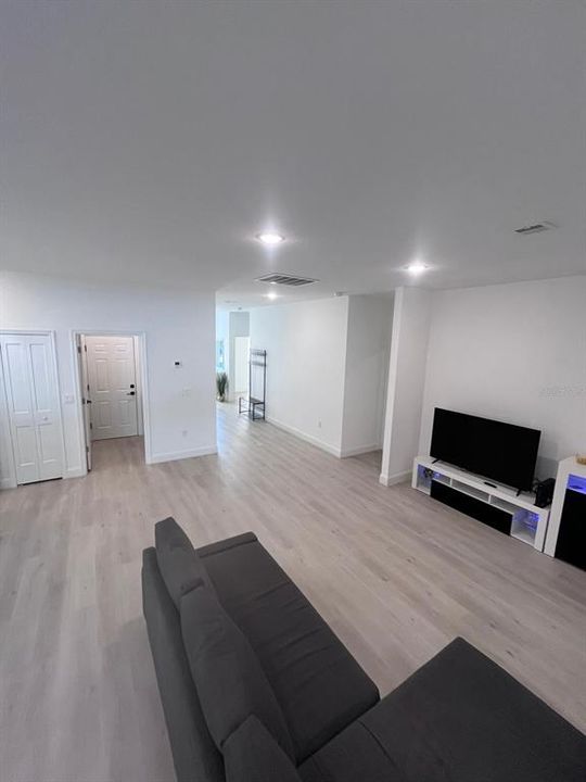 En Renta: $2,300 (3 camas, 2 baños, 1642 Pies cuadrados)