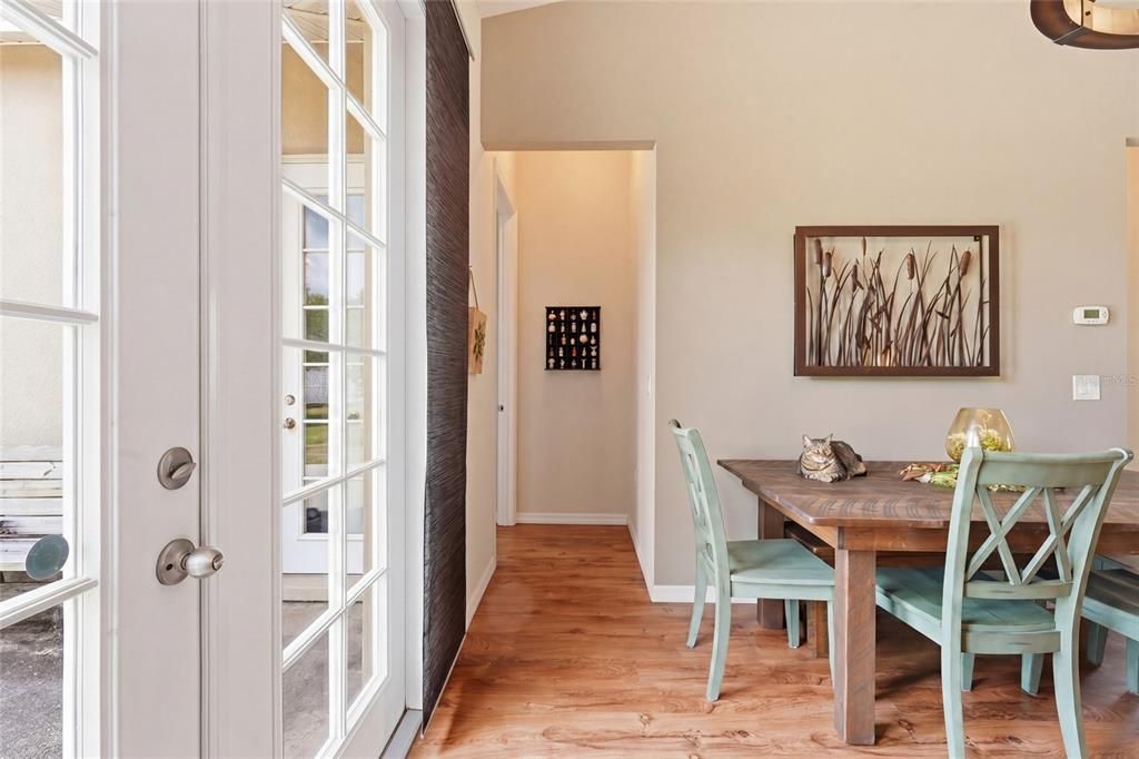 Active With Contract: $599,999 (3 beds, 2 baths, 1664 Square Feet)