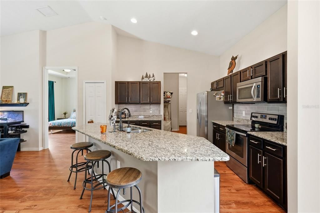 Active With Contract: $599,999 (3 beds, 2 baths, 1664 Square Feet)