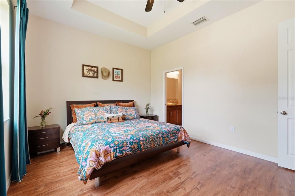 Active With Contract: $599,999 (3 beds, 2 baths, 1664 Square Feet)