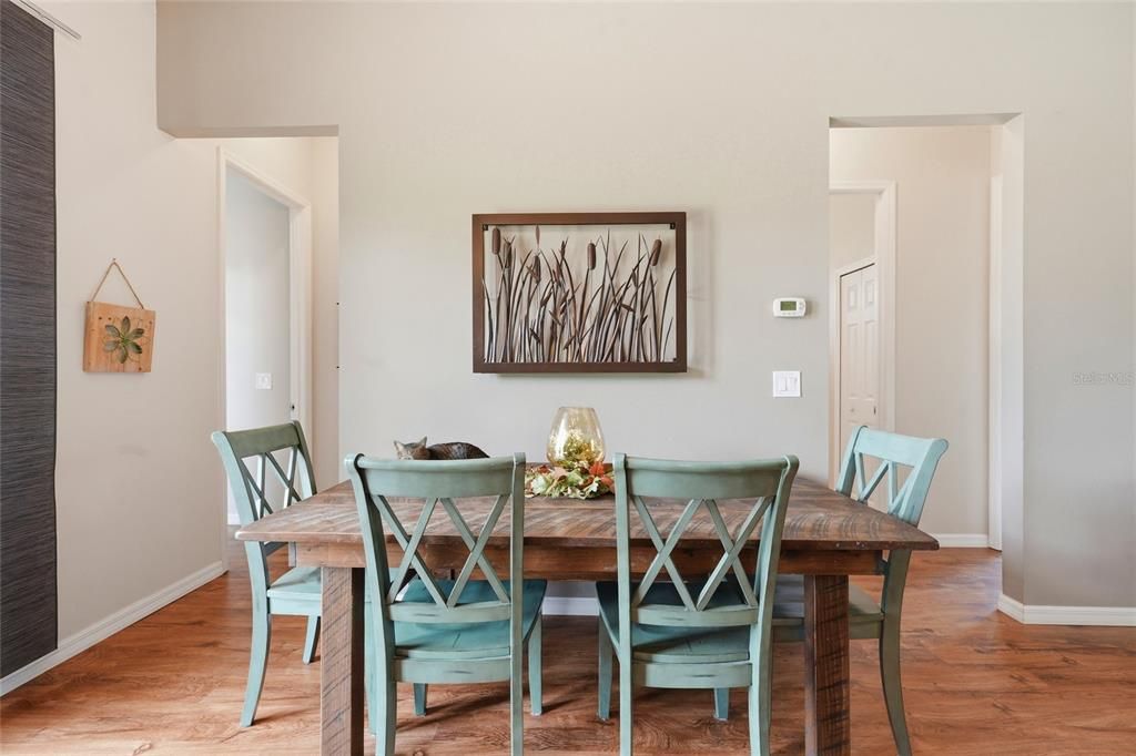 Active With Contract: $599,999 (3 beds, 2 baths, 1664 Square Feet)