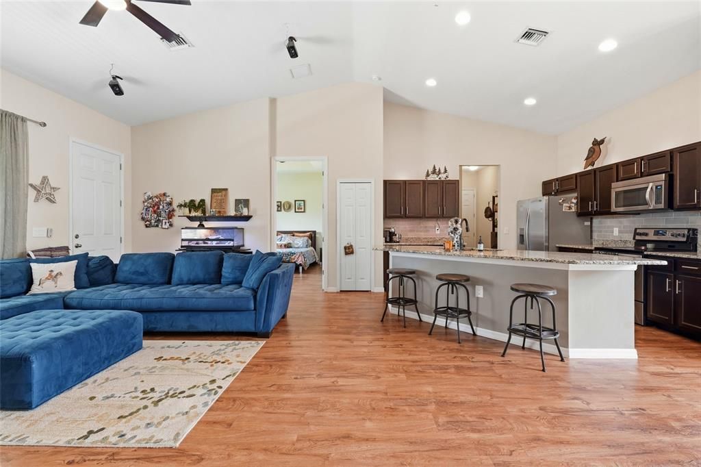 Active With Contract: $599,999 (3 beds, 2 baths, 1664 Square Feet)