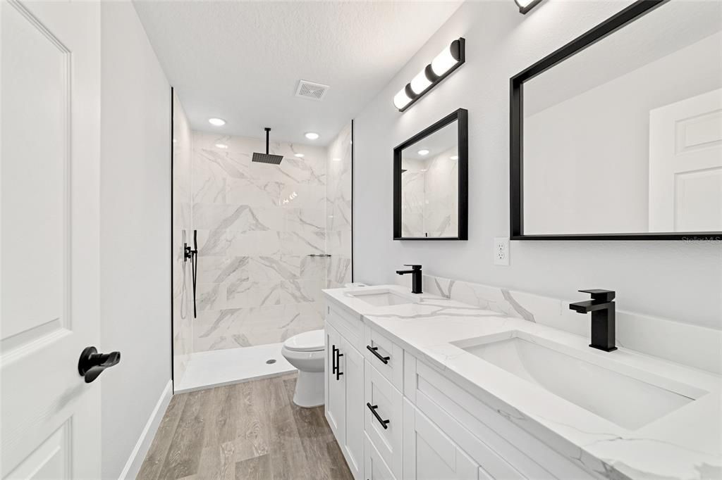 Activo con contrato: $264,999 (3 camas, 2 baños, 1380 Pies cuadrados)