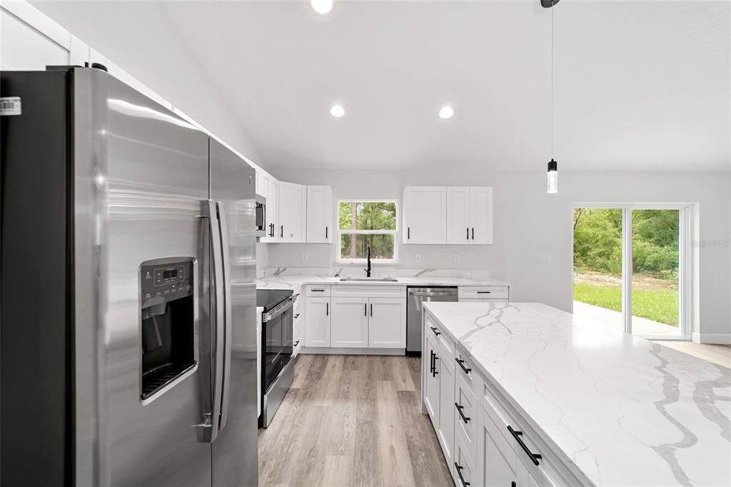 Activo con contrato: $264,999 (3 camas, 2 baños, 1380 Pies cuadrados)