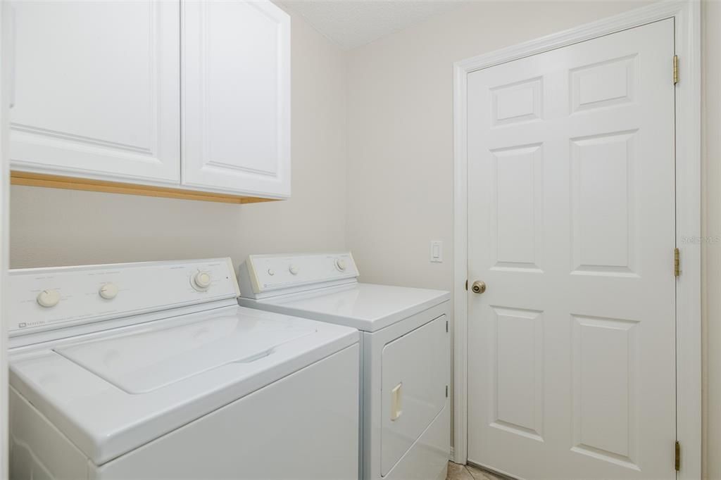 Active With Contract: $425,000 (3 beds, 2 baths, 1799 Square Feet)