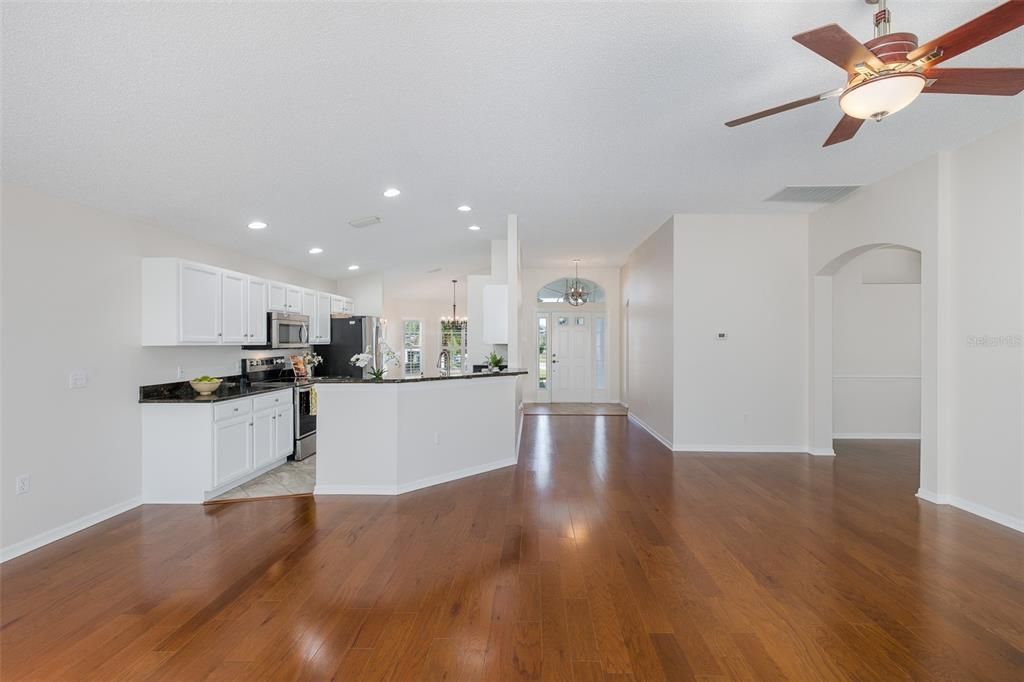 Active With Contract: $425,000 (3 beds, 2 baths, 1799 Square Feet)