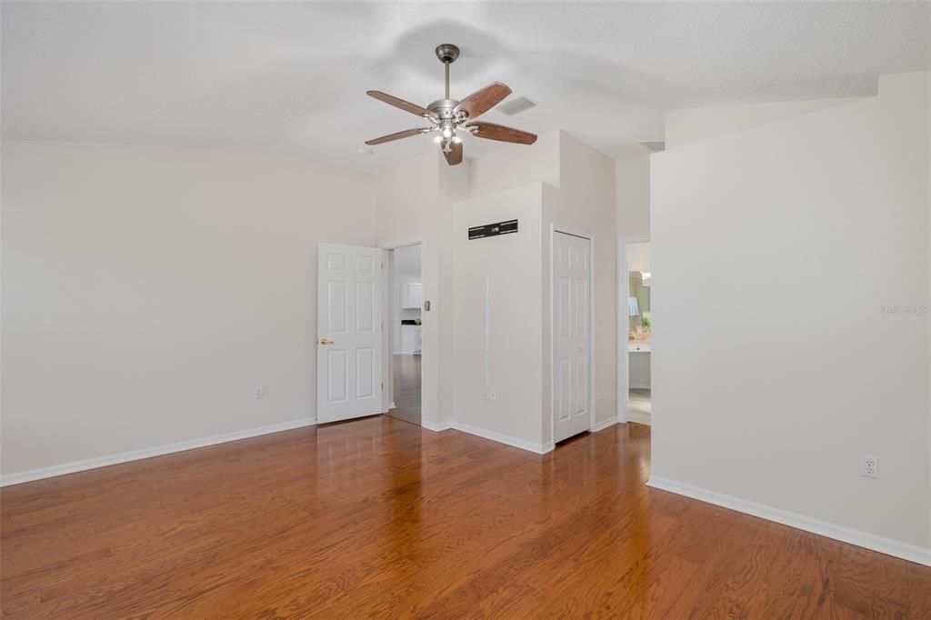 Active With Contract: $425,000 (3 beds, 2 baths, 1799 Square Feet)
