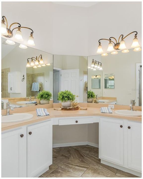 Active With Contract: $425,000 (3 beds, 2 baths, 1799 Square Feet)