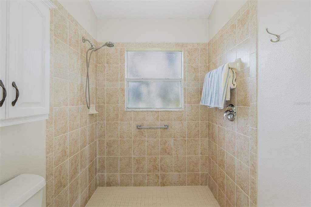 Active With Contract: $425,000 (3 beds, 2 baths, 1799 Square Feet)