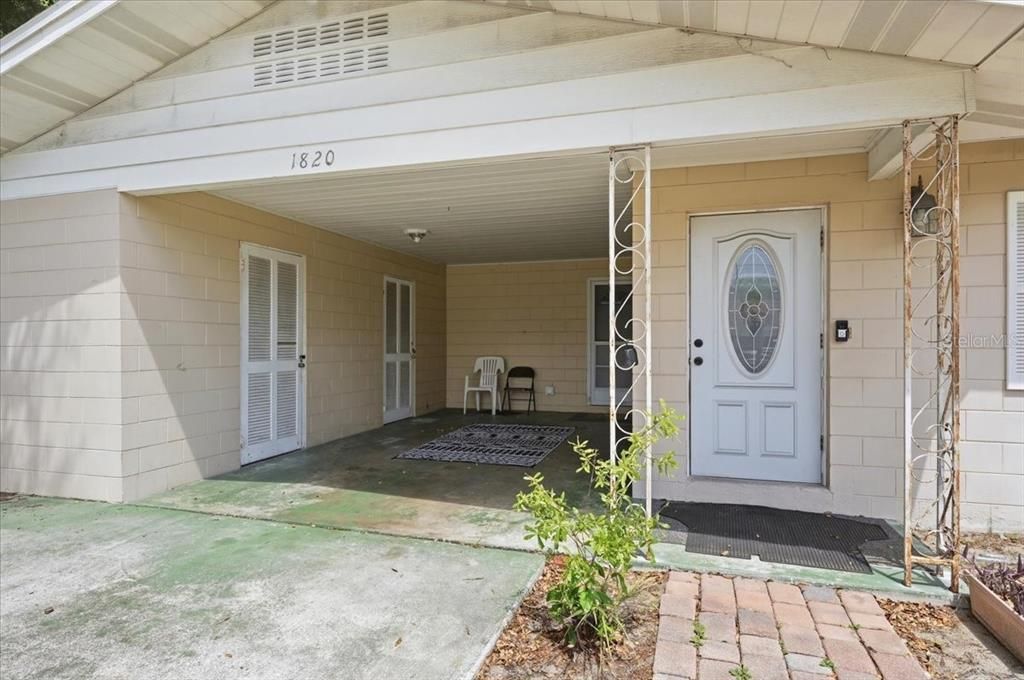 Active With Contract: $205,000 (2 beds, 2 baths, 1338 Square Feet)