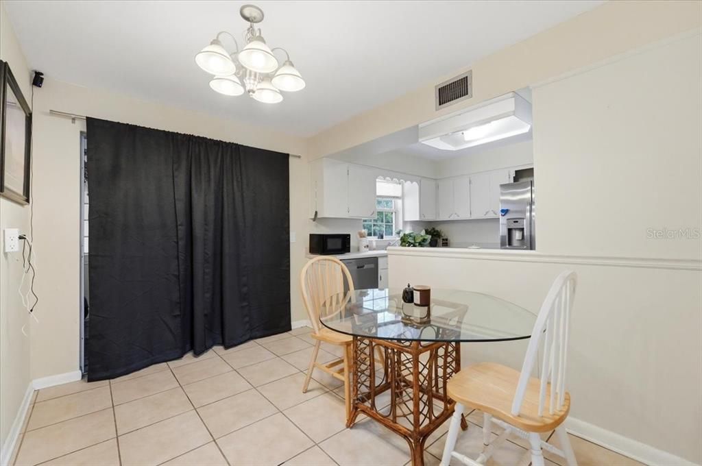 Active With Contract: $205,000 (2 beds, 2 baths, 1338 Square Feet)