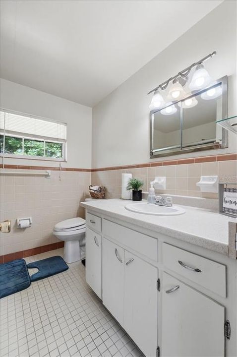 Active With Contract: $205,000 (2 beds, 2 baths, 1338 Square Feet)