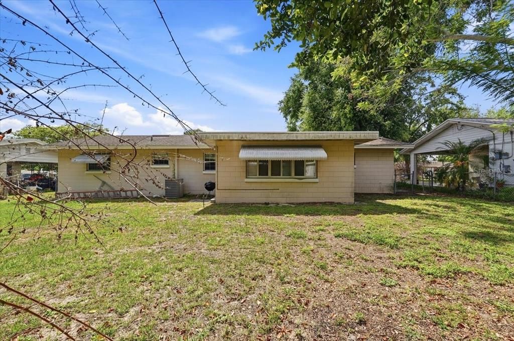Active With Contract: $205,000 (2 beds, 2 baths, 1338 Square Feet)