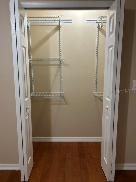 For Sale: $154,900 (2 beds, 2 baths, 897 Square Feet)