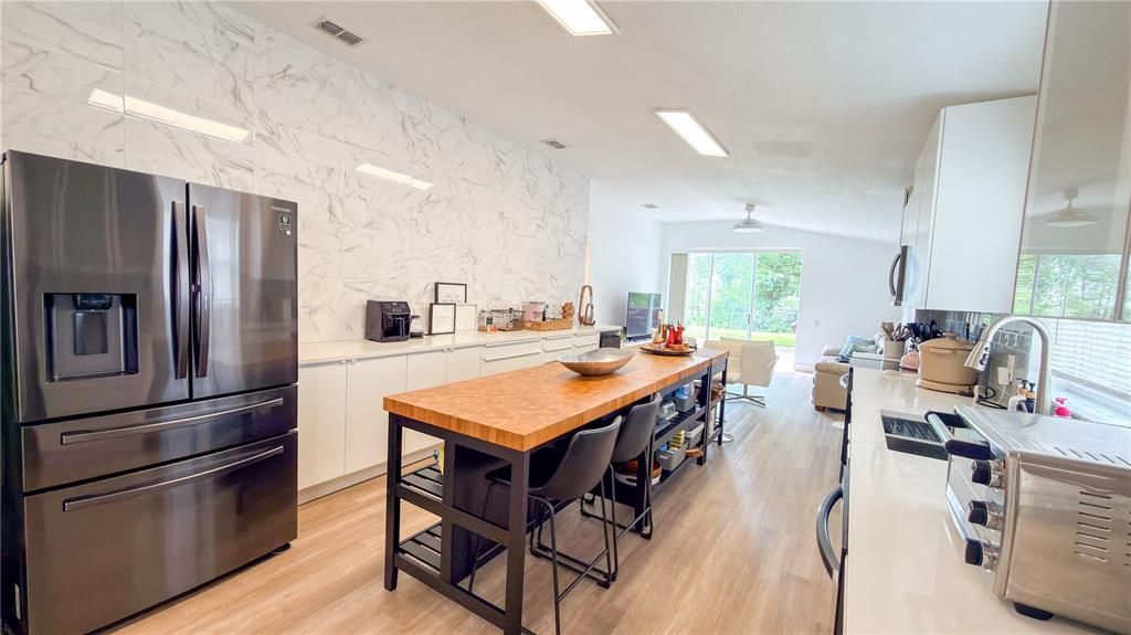Active With Contract: $520,000 (4 beds, 2 baths, 1959 Square Feet)