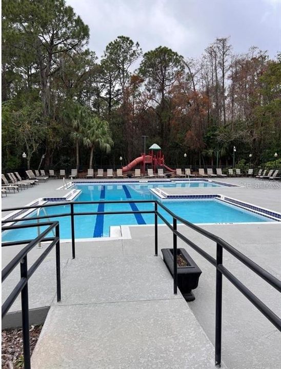 For Sale: $160,000 (1 beds, 1 baths, 711 Square Feet)