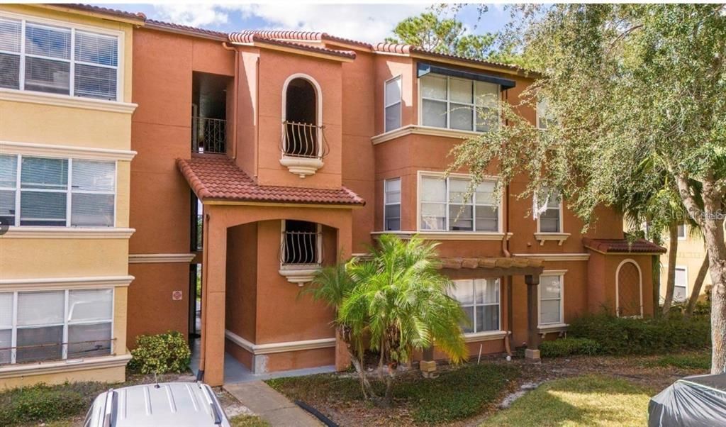 For Sale: $160,000 (1 beds, 1 baths, 711 Square Feet)