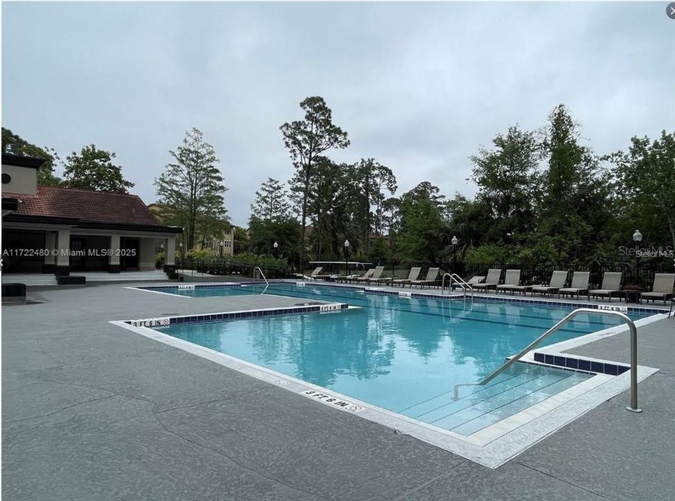 For Sale: $160,000 (1 beds, 1 baths, 711 Square Feet)