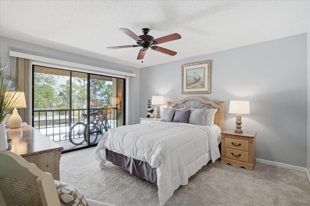 For Sale: $179,000 (2 beds, 2 baths, 888 Square Feet)