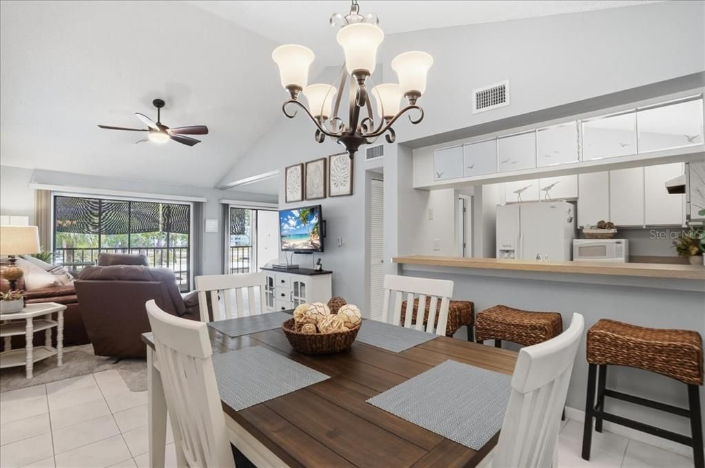 For Sale: $179,000 (2 beds, 2 baths, 888 Square Feet)
