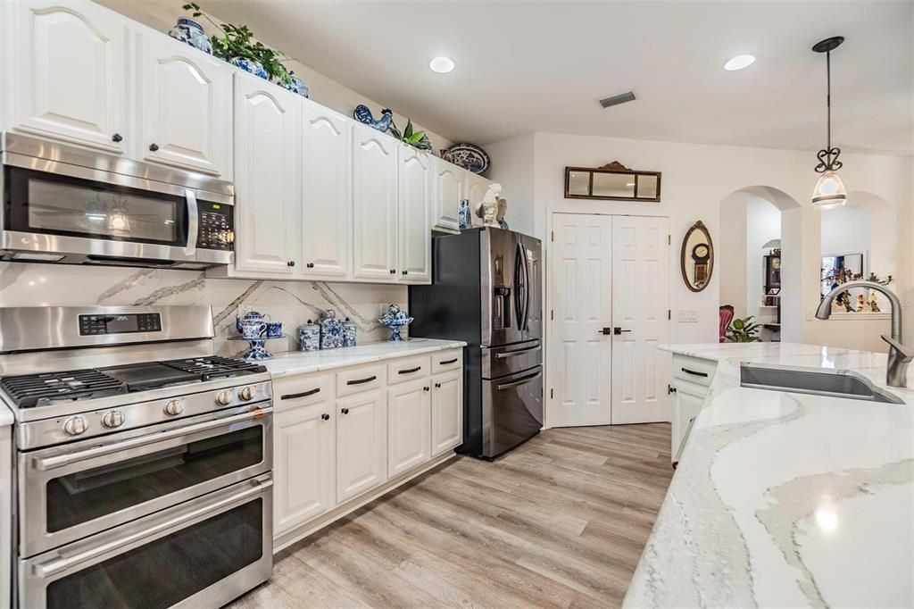 Active With Contract: $544,000 (4 beds, 3 baths, 2650 Square Feet)