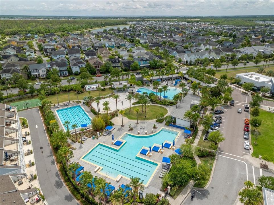 Activo con contrato: $869,990 (5 camas, 4 baños, 2758 Pies cuadrados)
