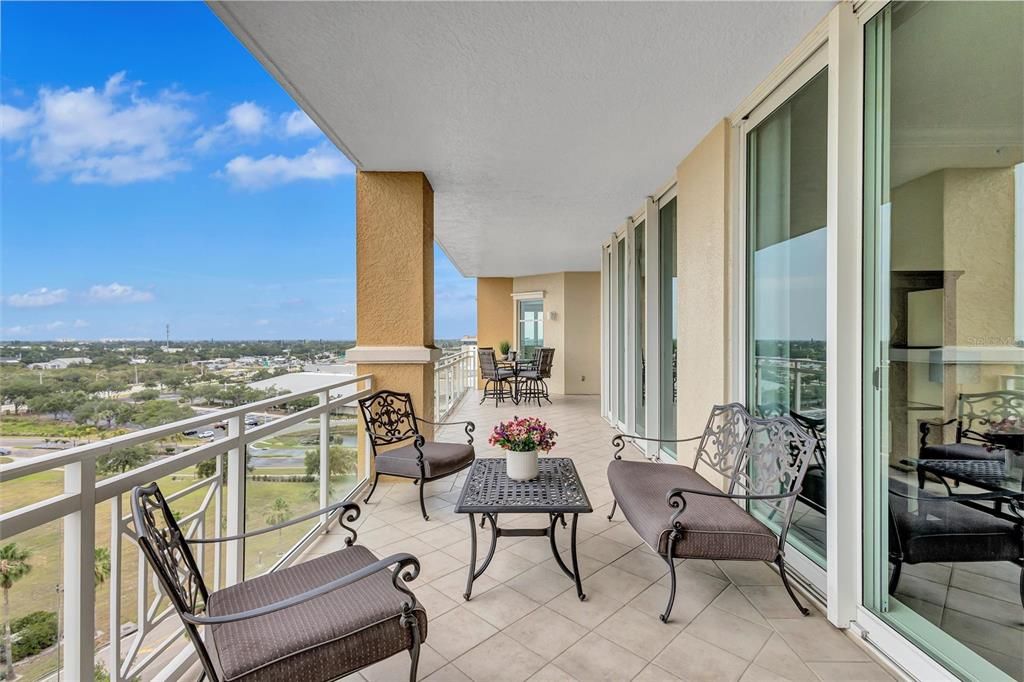 For Sale: $899,000 (4 beds, 3 baths, 2930 Square Feet)