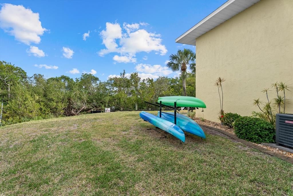 For Sale: $375,000 (2 beds, 2 baths, 1067 Square Feet)