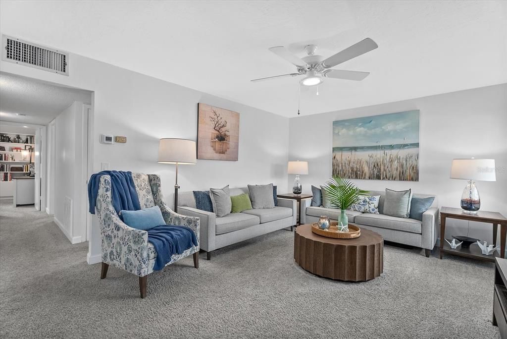 For Sale: $375,000 (2 beds, 2 baths, 1067 Square Feet)