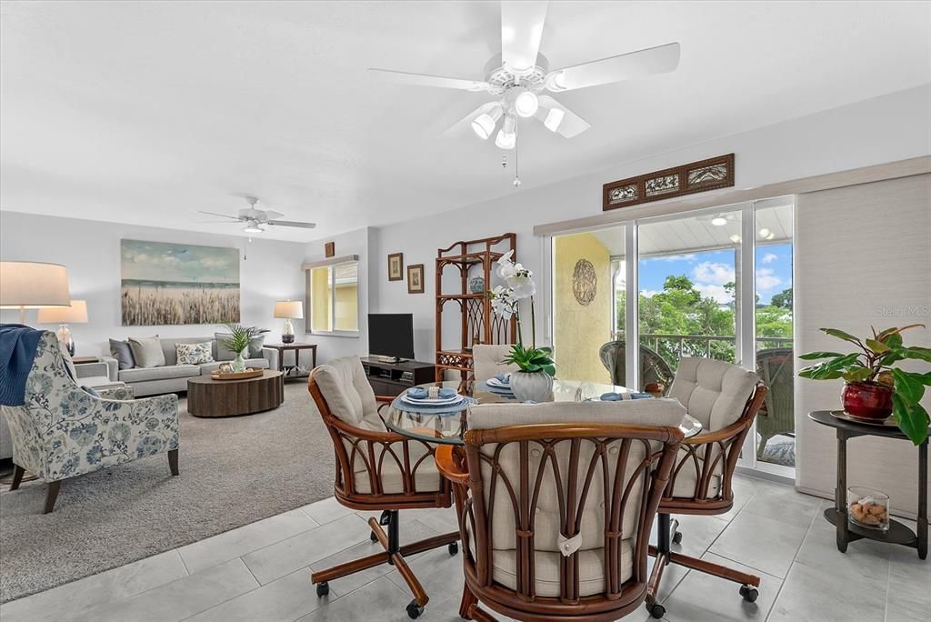 For Sale: $375,000 (2 beds, 2 baths, 1067 Square Feet)