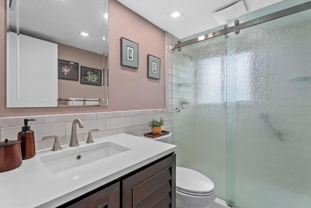 For Sale: $375,000 (2 beds, 2 baths, 1067 Square Feet)