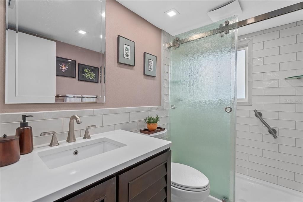 For Sale: $375,000 (2 beds, 2 baths, 1067 Square Feet)