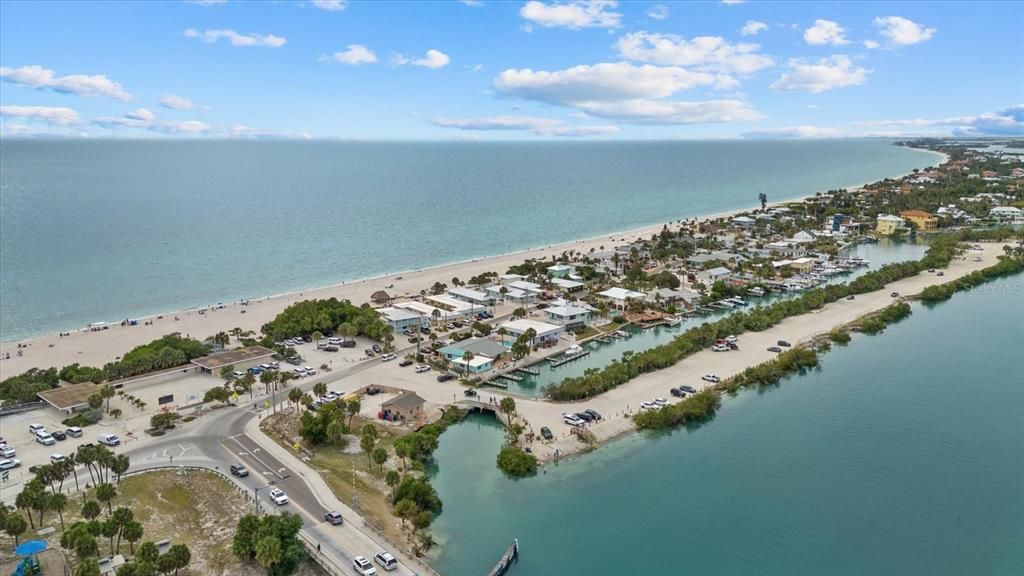 For Sale: $375,000 (2 beds, 2 baths, 1067 Square Feet)
