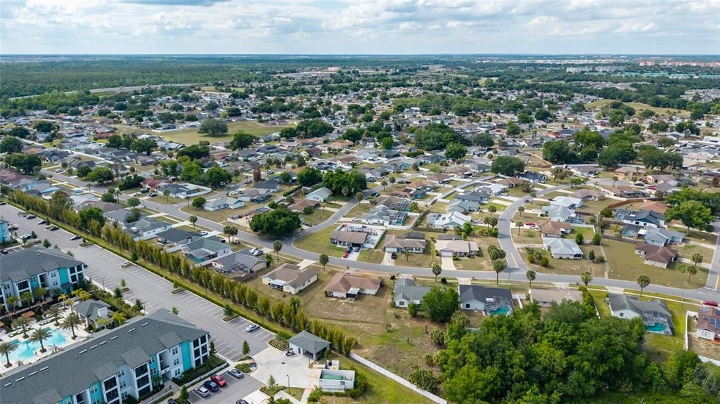 Под контрактом: $370,000 (4 спален, 2 ванн, 1889 Квадратных фут)