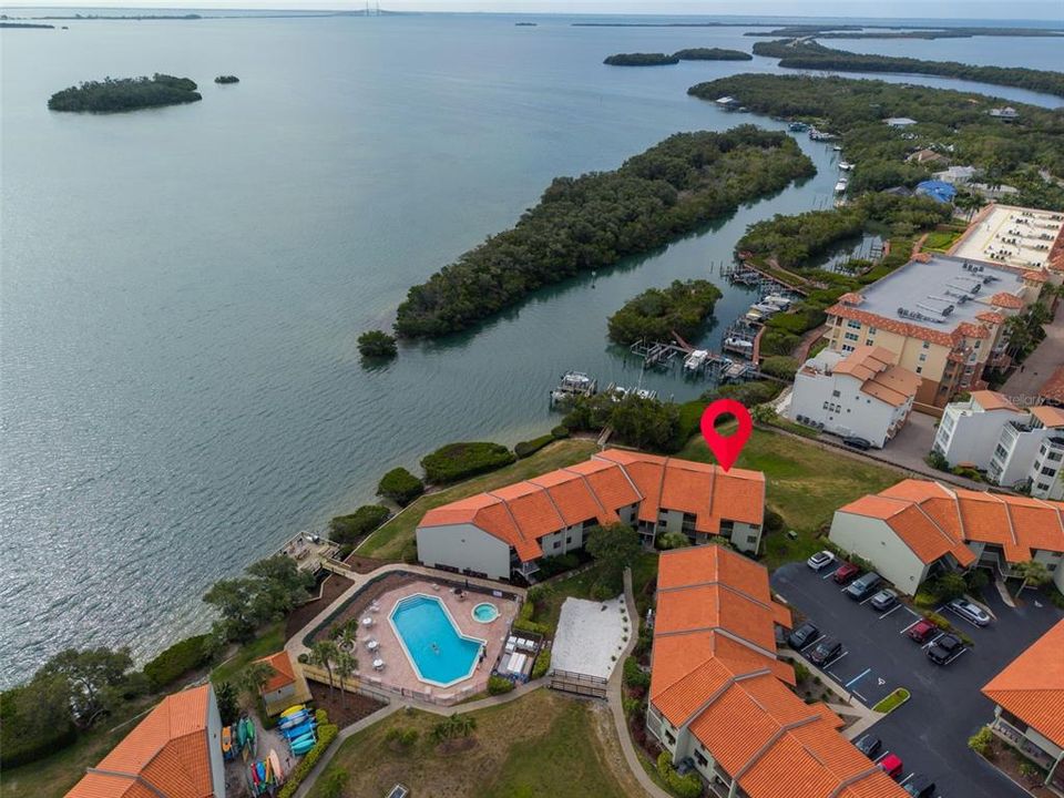 На продажу: $388,000 (2 спален, 2 ванн, 835 Квадратных фут)