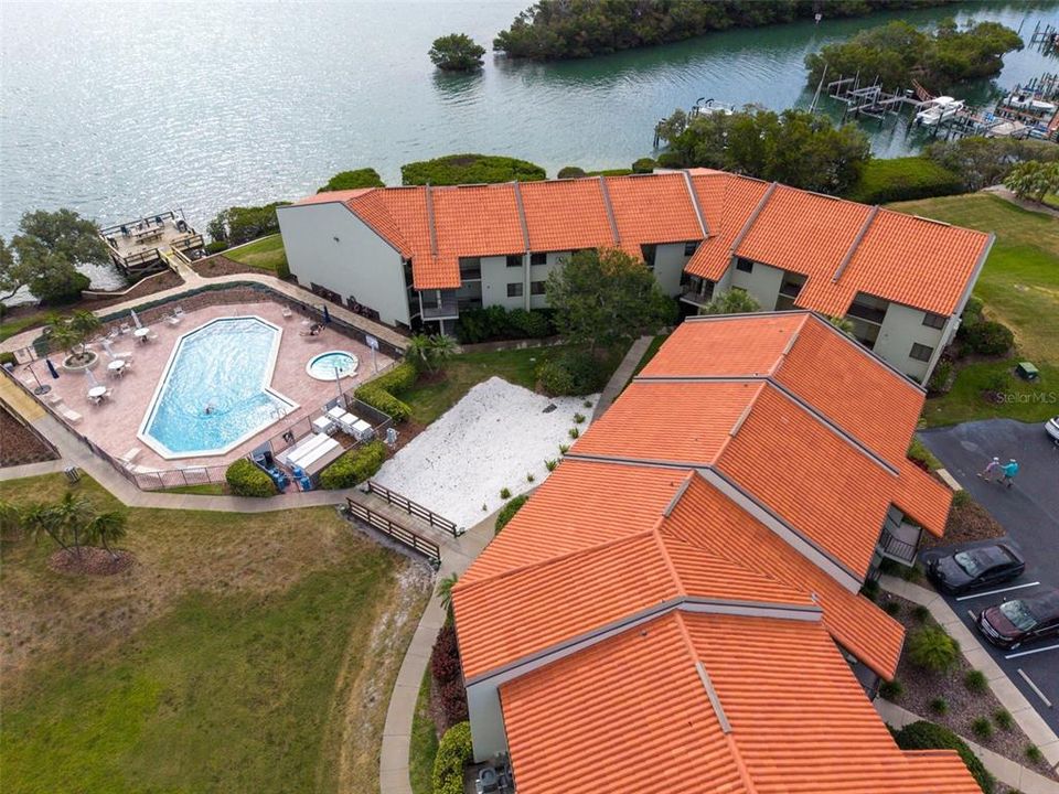 На продажу: $388,000 (2 спален, 2 ванн, 835 Квадратных фут)