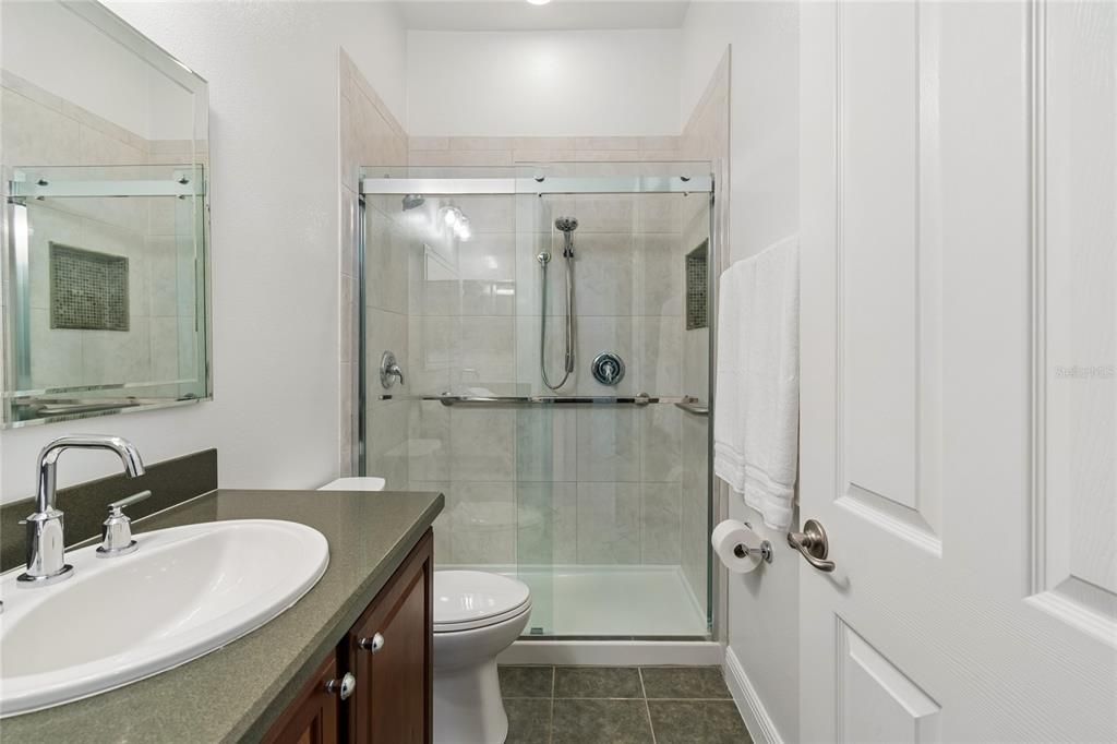 Activo con contrato: $665,000 (3 camas, 3 baños, 3088 Pies cuadrados)